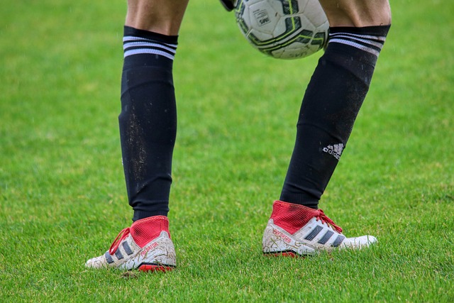 欧冠赛场精彩瞬间：巴萨2-1战胜拜仁,